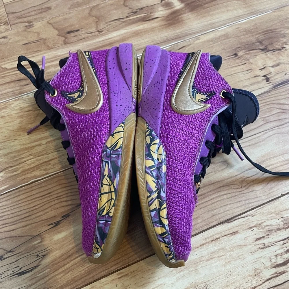 Nike vibrant purple